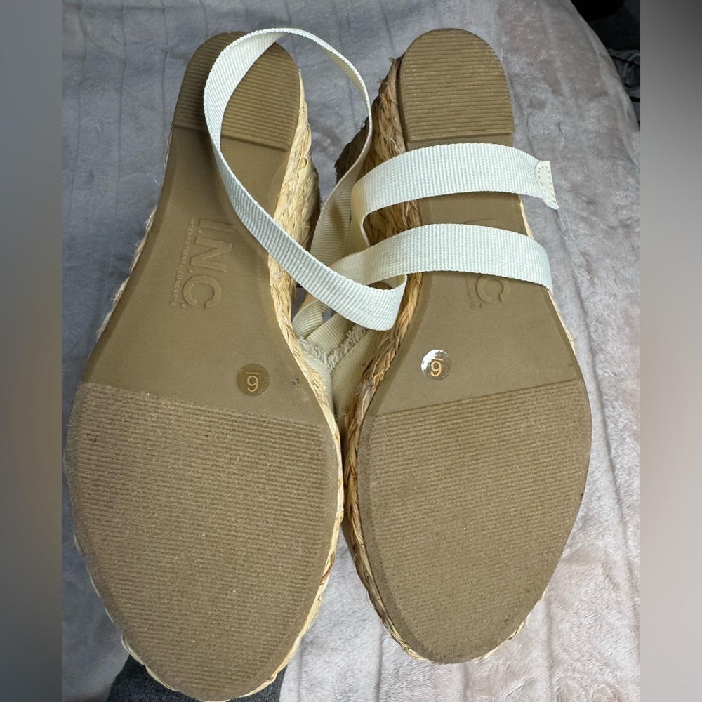 NYC Cream and Tan Platform Wedges Size 6 - Picture 5 of 5
